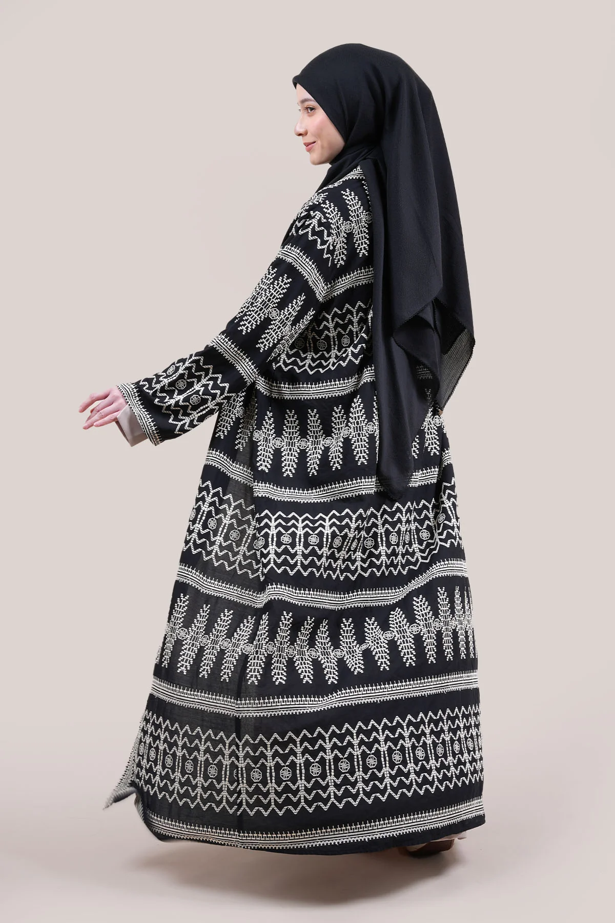 Darasha Embroidery Abaya - Image 12