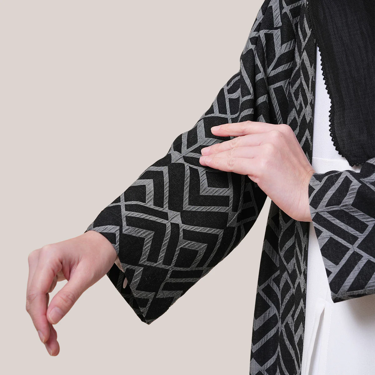 Elira Lines Outerwear - Image 6