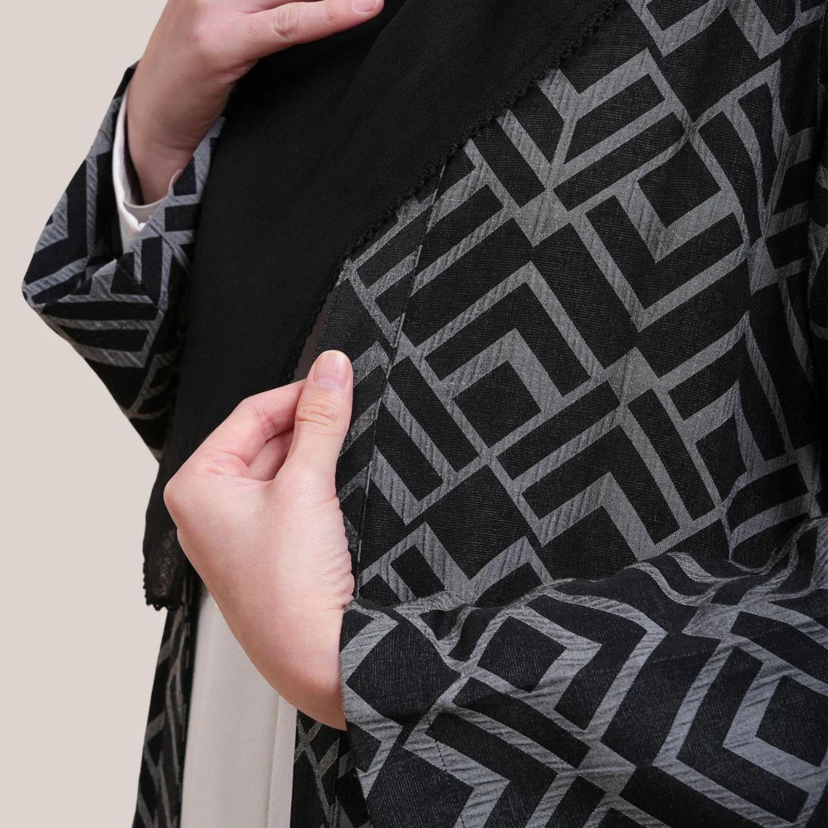 Elira Lines Outerwear - Image 7