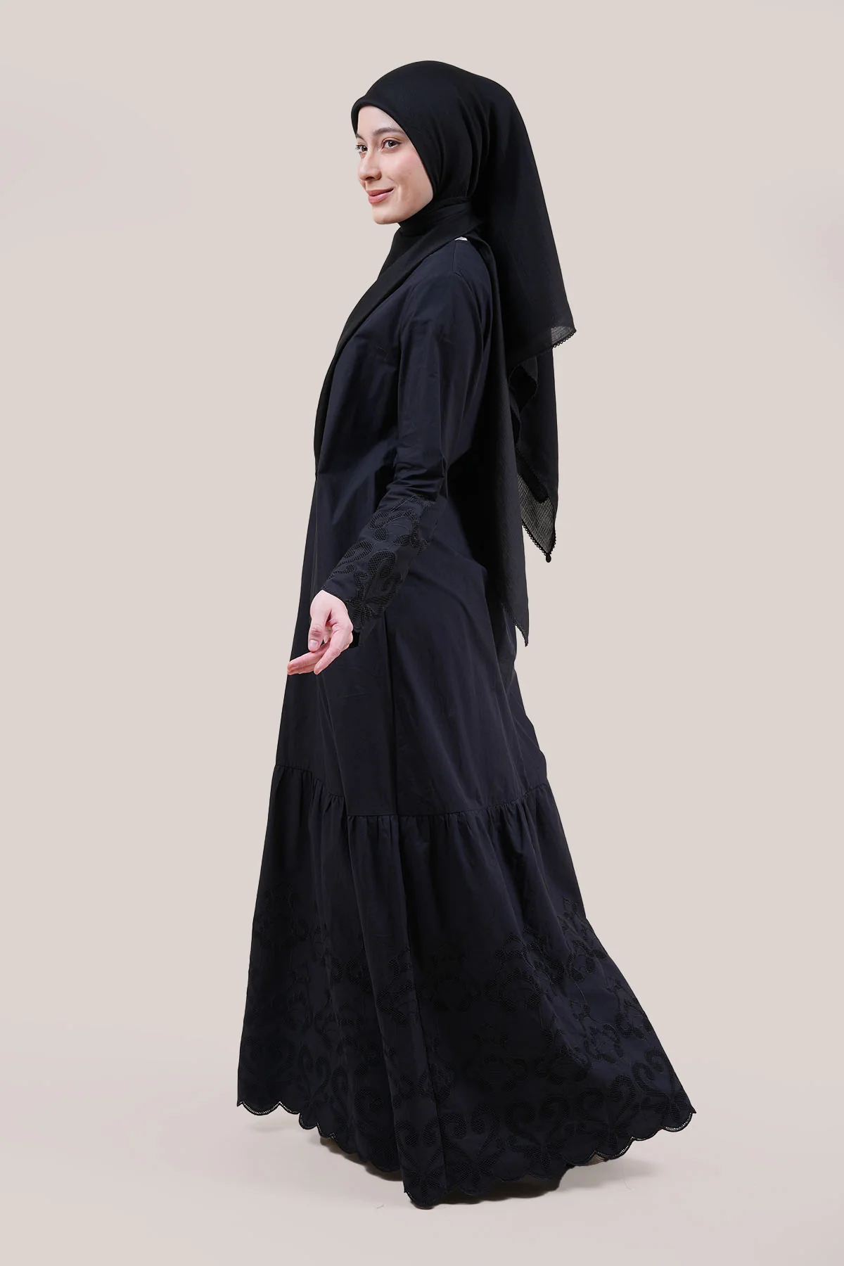 Leora Embroidery Jubah - Image 7