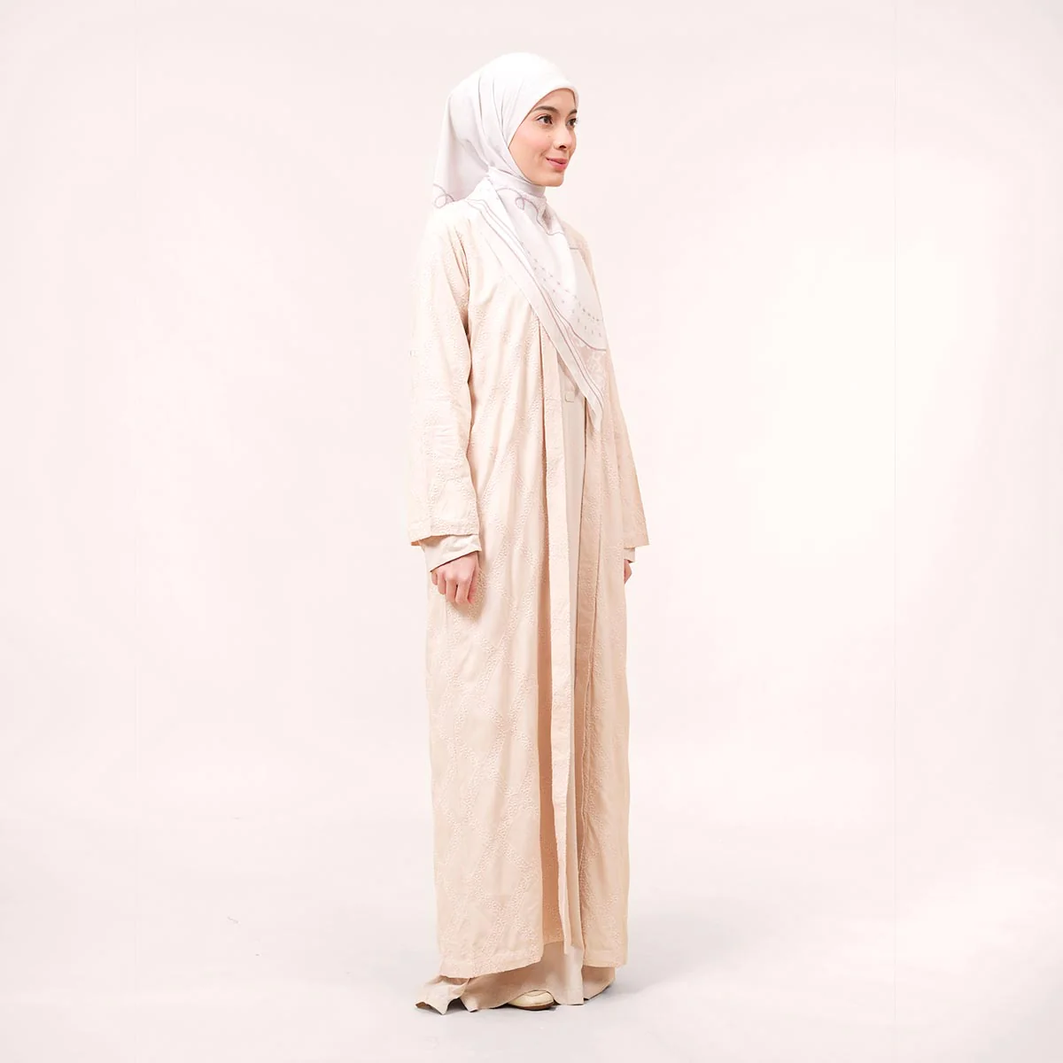 Mahra Embroidered Outer - Image 11