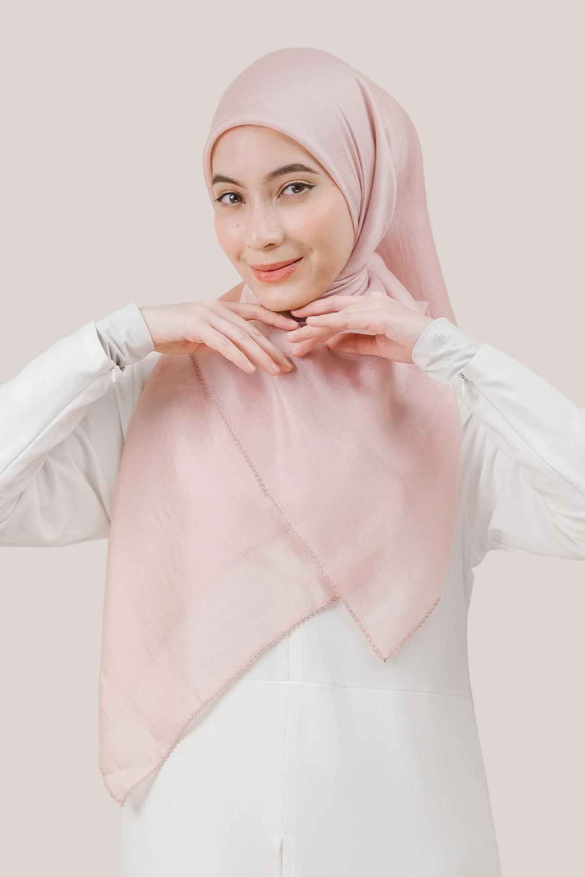 Nawal Tencel - Image 13