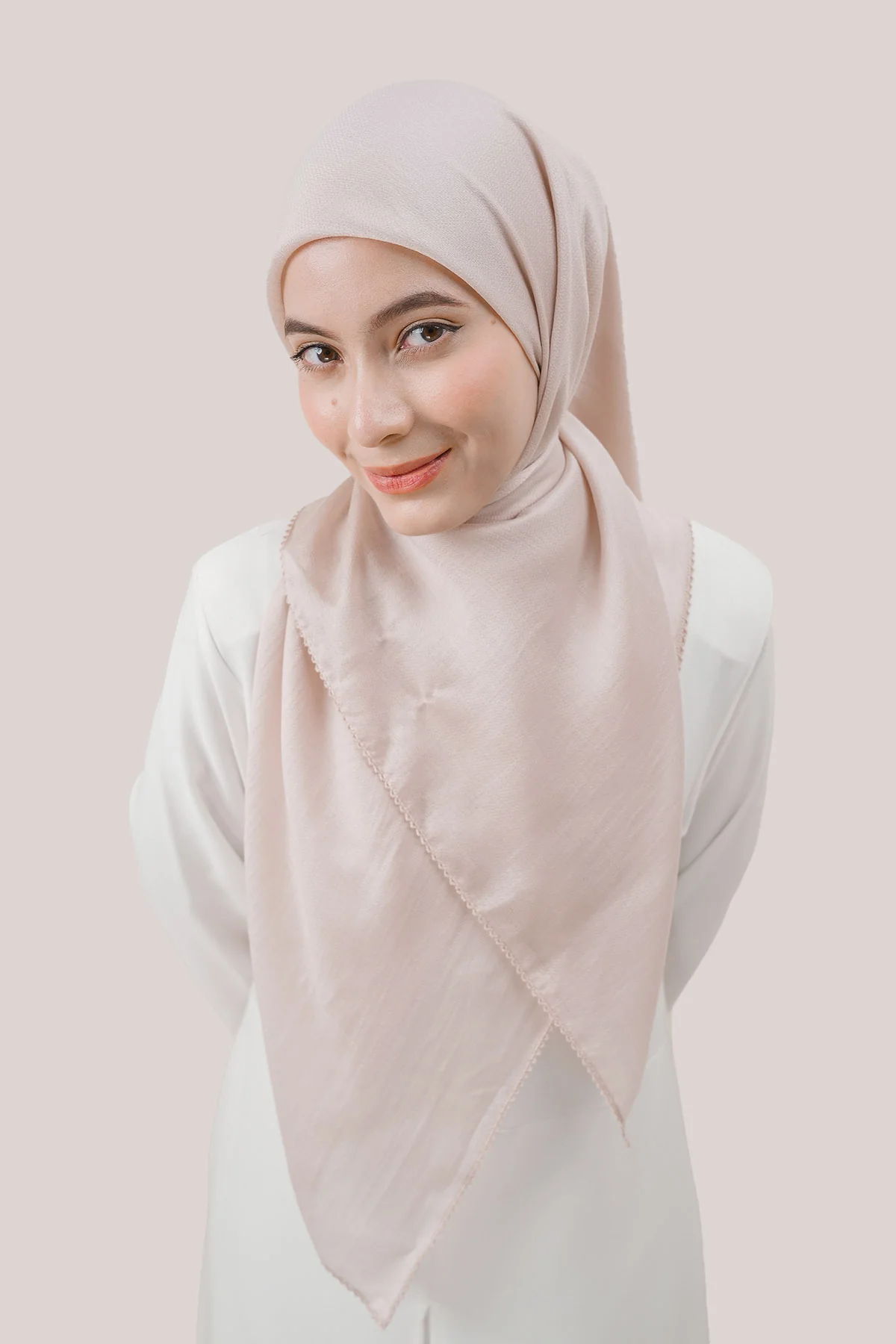 Nawal Tencel - Image 21