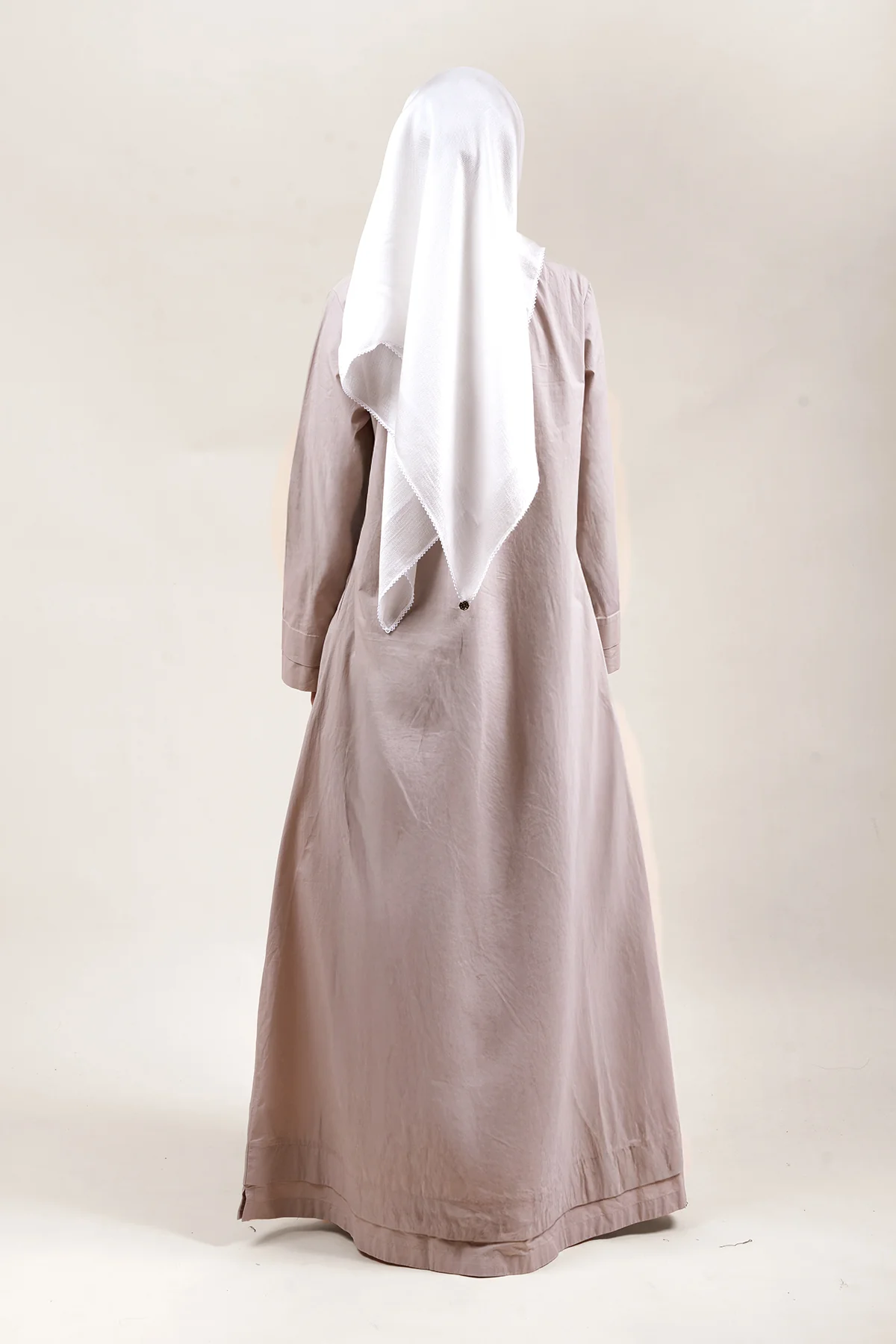 Neera Embroidery Jubah - Image 24