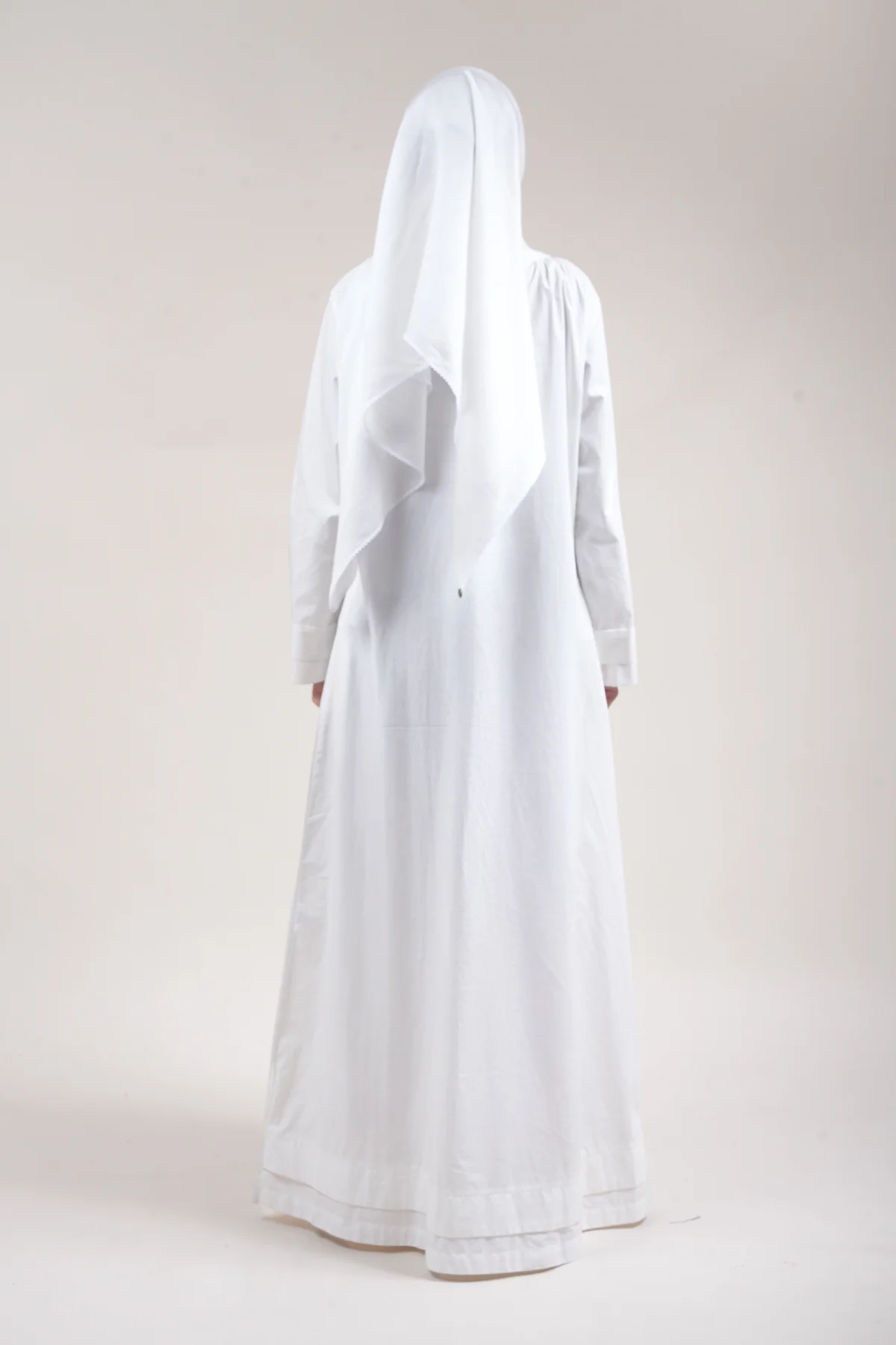 Neera Embroidery Jubah - Image 8
