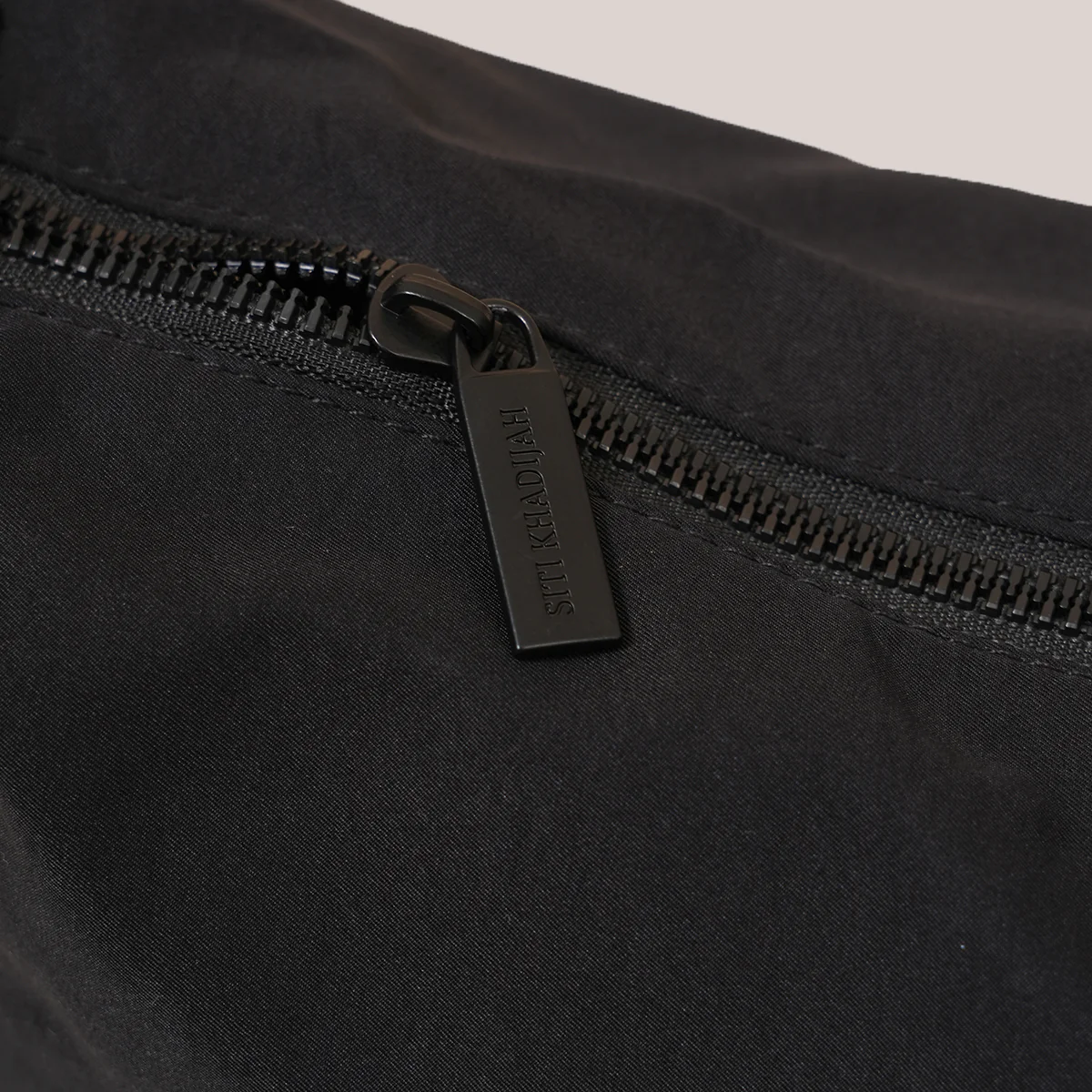 Noa Pouch Bag - Image 2