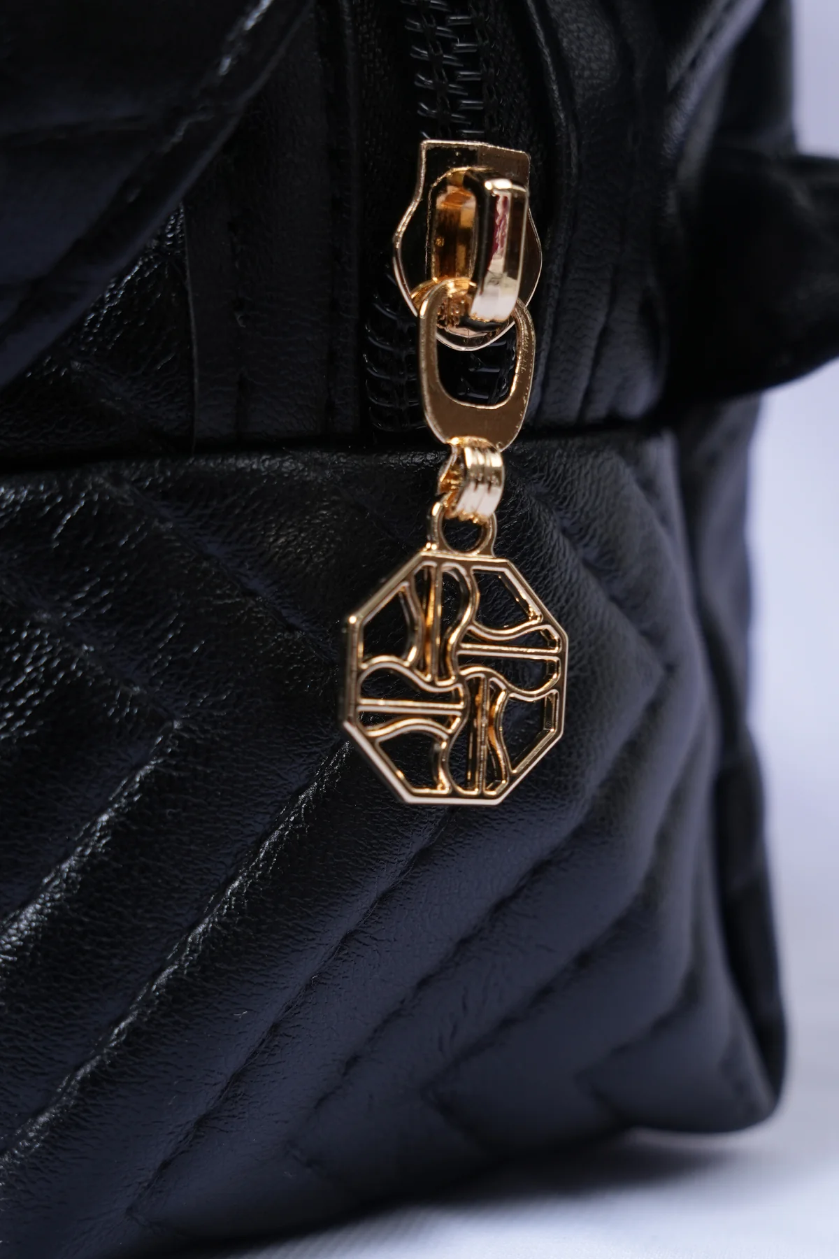 Quilted Pouch Bag - Image 5