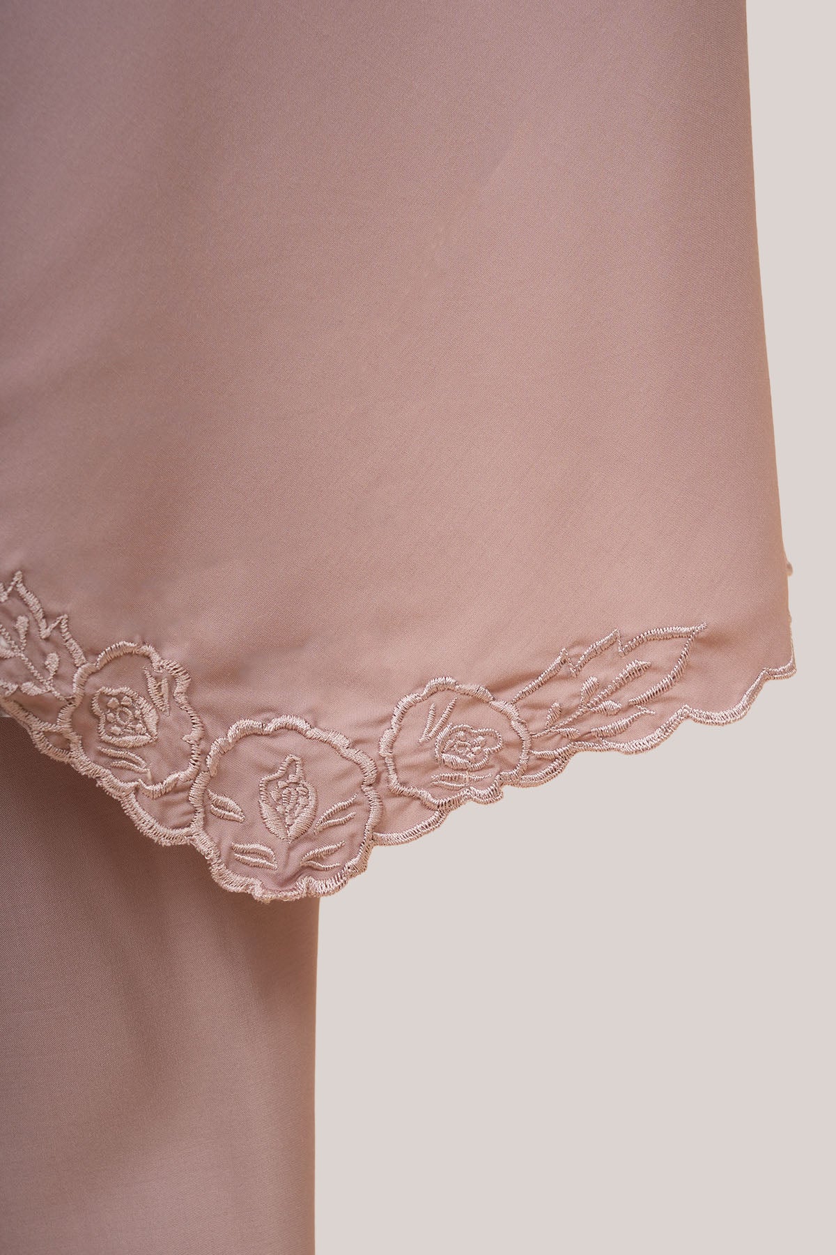 Telekung Broderie Jenna - Image 30