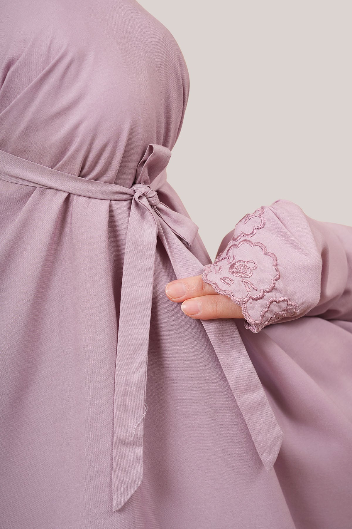 Telekung Broderie Jenna - Image 4