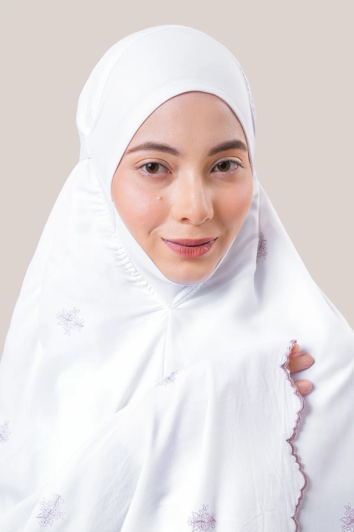 Telekung Broderie Madiha - Image 10