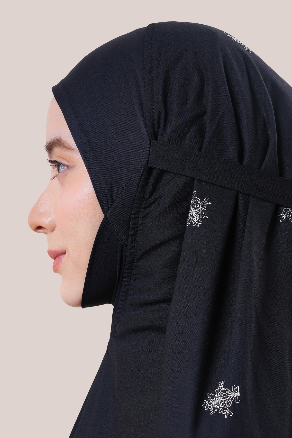 Telekung Broderie Madiha - Image 3