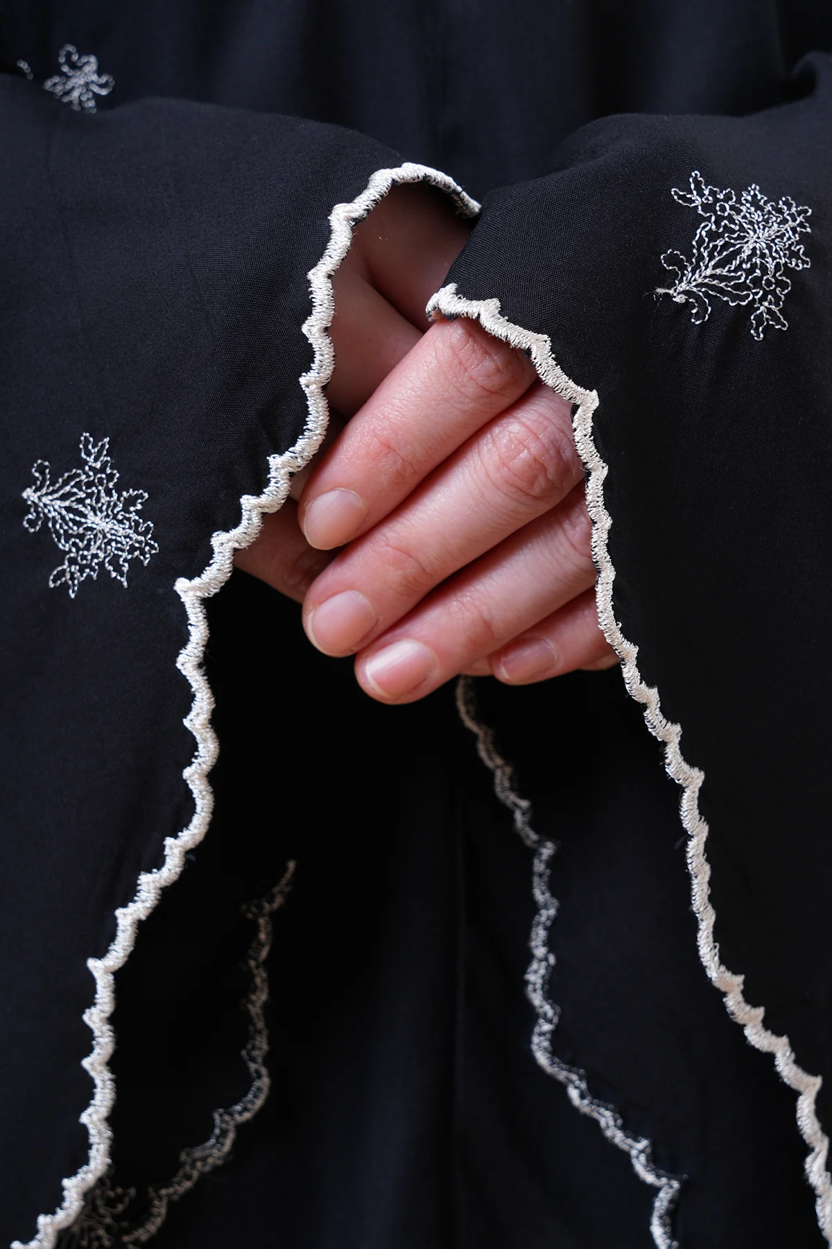 Telekung Broderie Madiha - Image 4