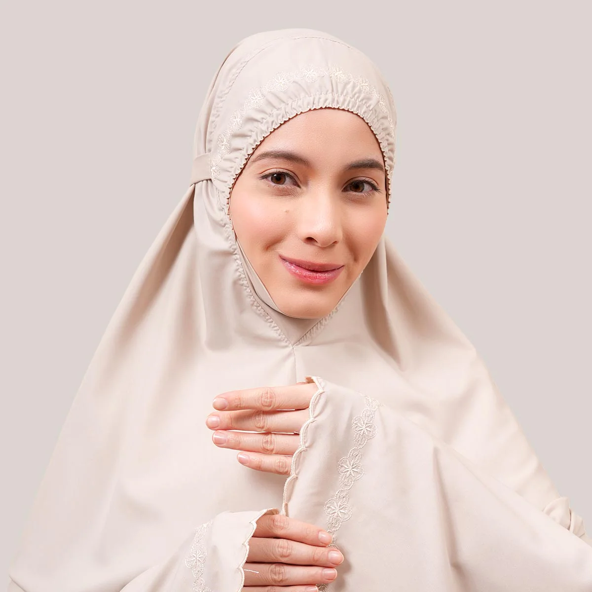 Telekung Broderie Naira - Image 9