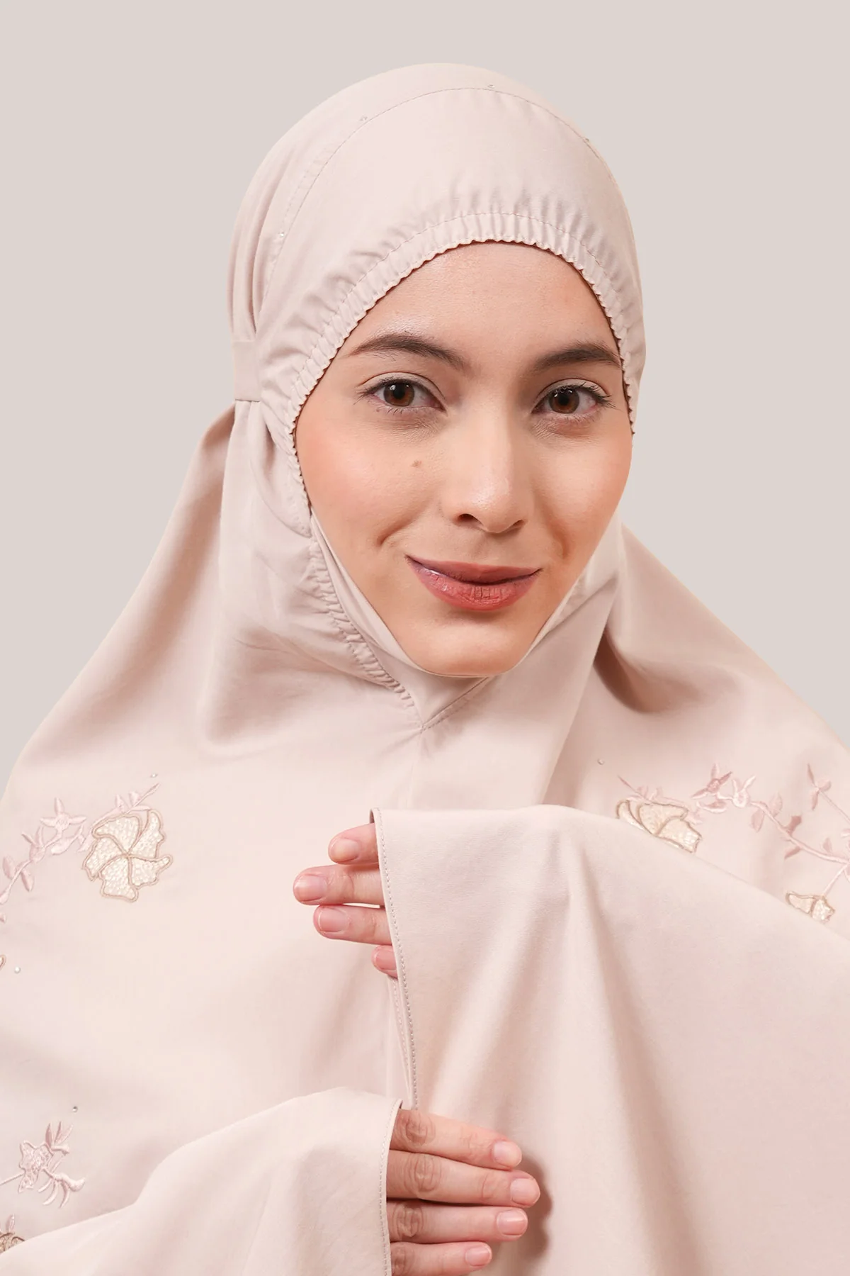 Telekung Broderie Rania - Image 11