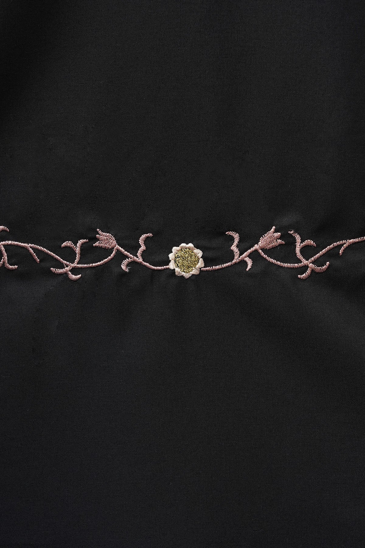 Telekung Maharani Broderie Zaima - Image 4